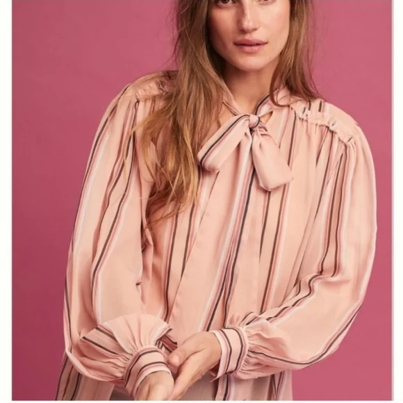 - Elegant! Beautiful rose blush blouse